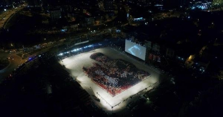 İzmir'de 6 bin kişilik zeybek gösterisi