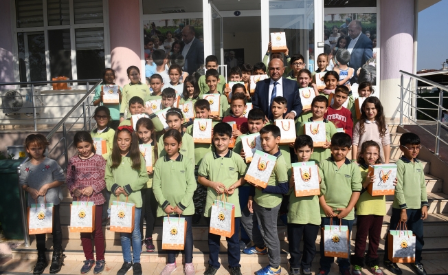 Miniklere kaynak kitaplar Çiğli Belediyesi'nden