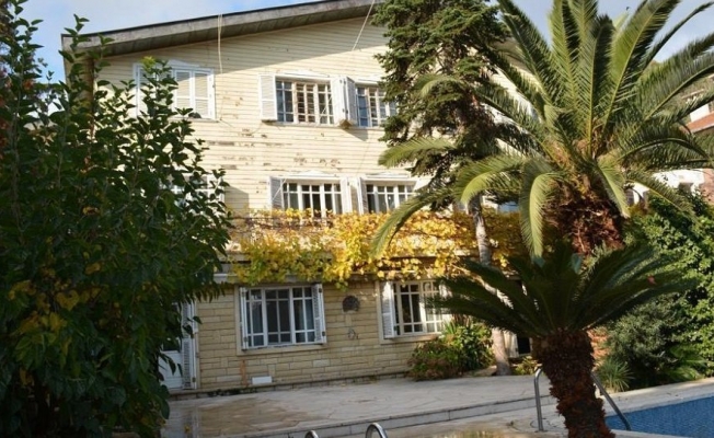 Özal Ailesi'nin köşkü satışa çıkarıldı