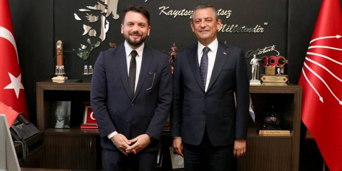 Siyasette anormal yumuşama! AKP'li trol muhabirden Özgür Özel'e ziyaret
