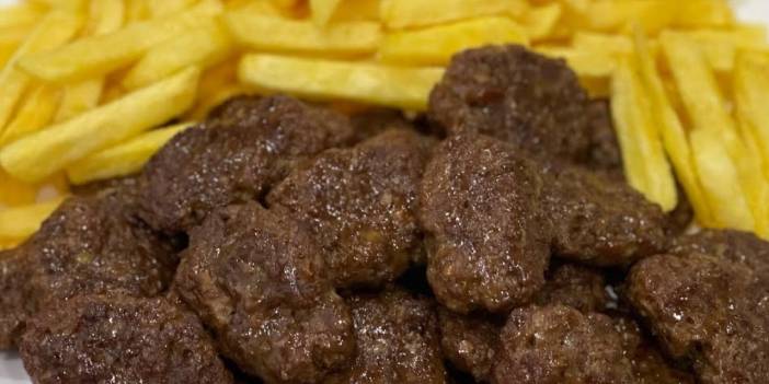 Pamuk gibi yumuşacık köftenin sırrı: Köfte harcına eklerseniz köfte kuru olmuyor