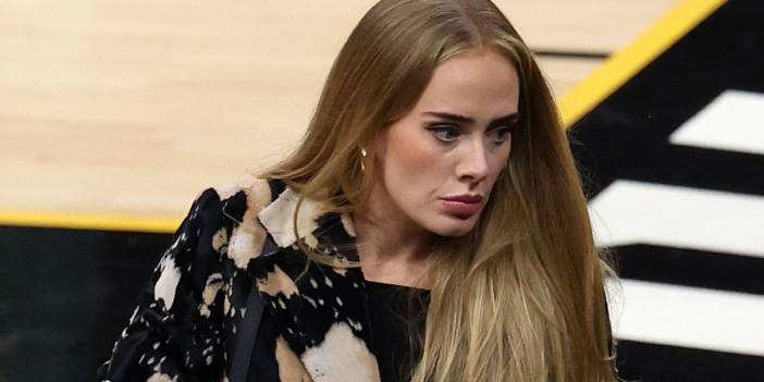 Adele sağır oldu