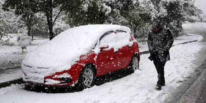 Bir ilde daha okullar tatil edildi! Eğitime 1 günlük kar arası