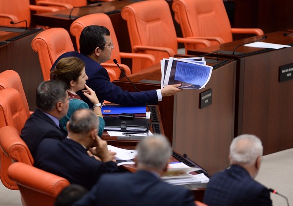 TBMM'de ilk kez yaşandı: Meclis personelinden CHP liderine hakaret