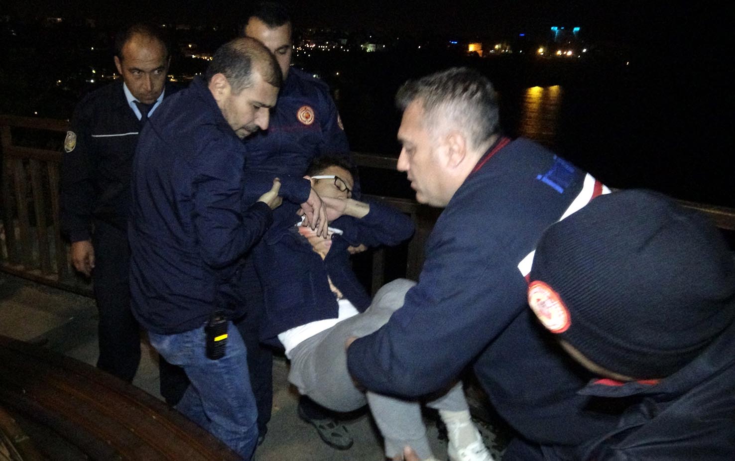 İşsiz baba 'Kızıma çikolata alamadım' diye intihara kalkıştı