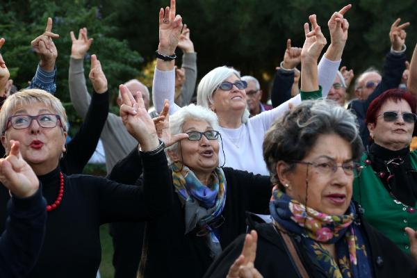 Türkiye'nin ilk yaşlı üniversitesi ilgi çok yoğun