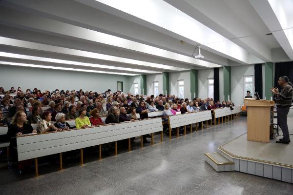 Türkiye'nin ilk yaşlı üniversitesi ilgi çok yoğun