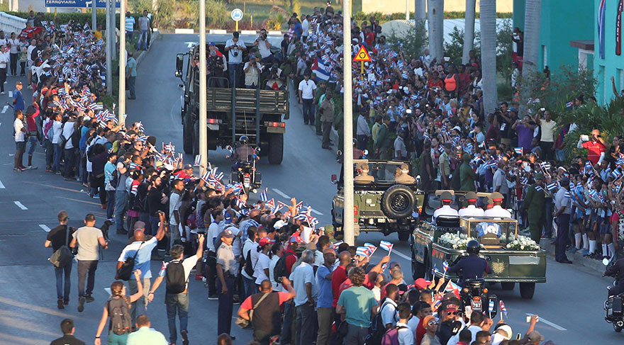 Efsane lider son yolculuğuna uğurlanıyor
