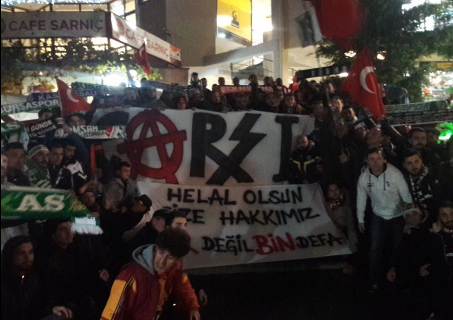 Çarşı 19:23'te yürüyüşe geçti