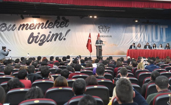 CHP gençler 'Memleket için Umut Kongresi'ni topladı