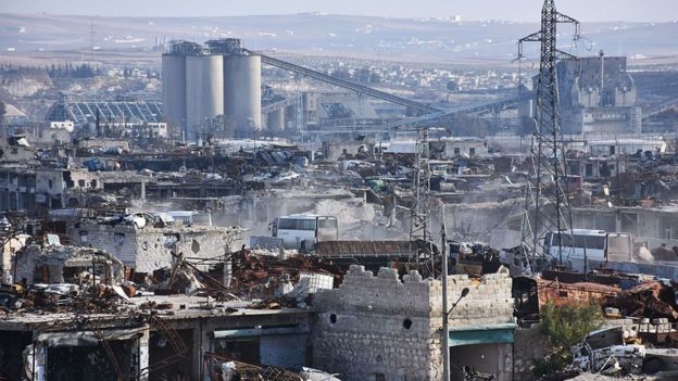 Yüzlerce kişi daha Doğu Halep'ten tahliye edildi