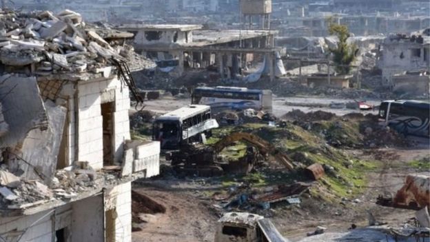 Yüzlerce kişi daha Doğu Halep'ten tahliye edildi