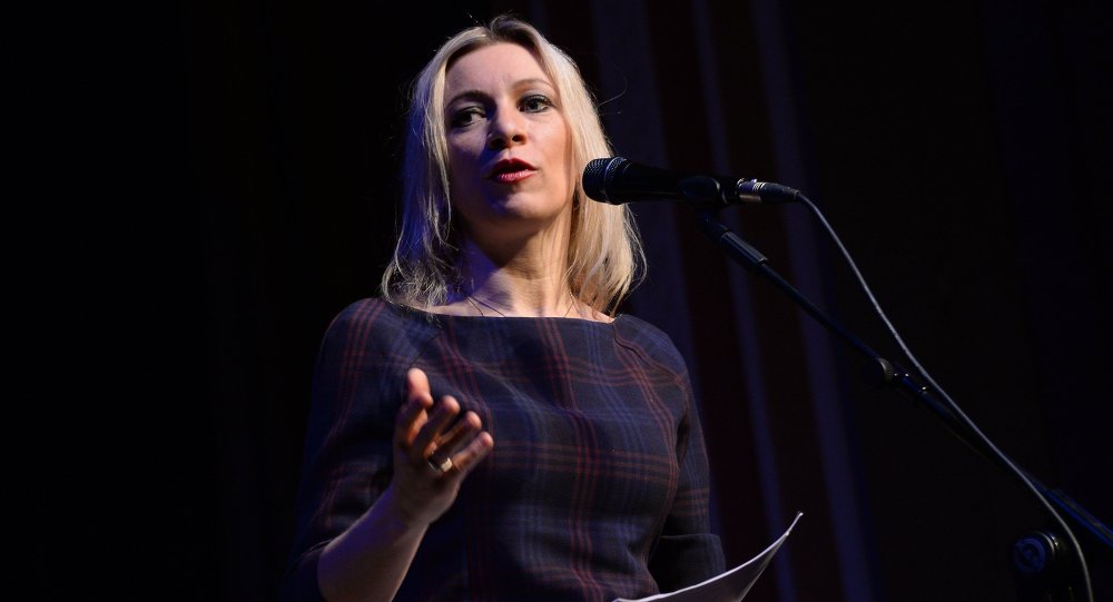 Zaharova kıyafet sırlarını anlattı