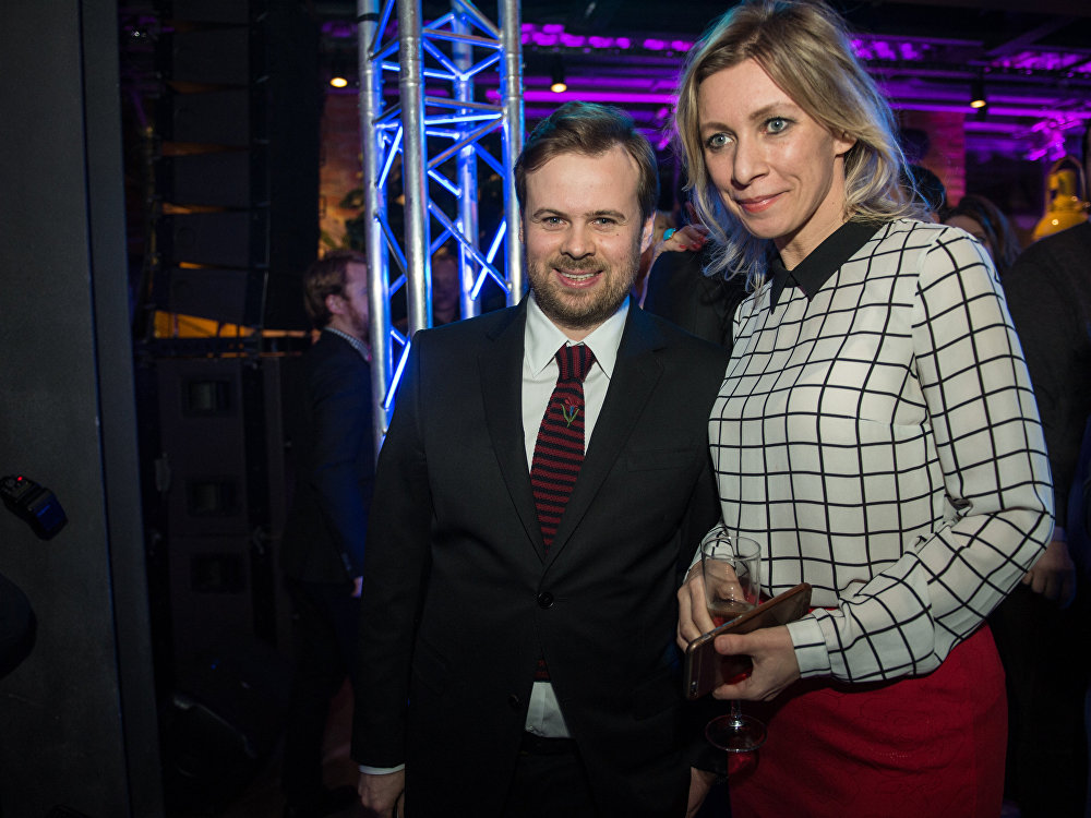 Zaharova kıyafet sırlarını anlattı