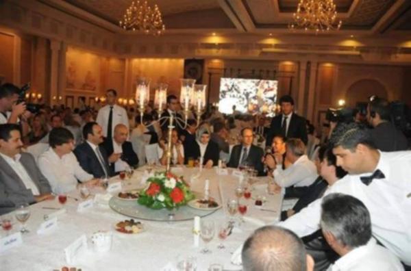 Meclis'te vekillere saldıran AKP'li Enç FETÖ yemeklerinde boy göstermiş