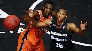 Basketbolcunun gözü çıktı!