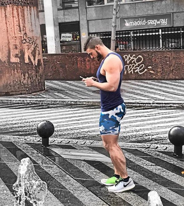Sosyal medyanın en seksi hemşiresi!