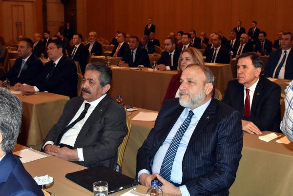 MHP'nin 'referandum toplantısı' sürpriz isimle başladı