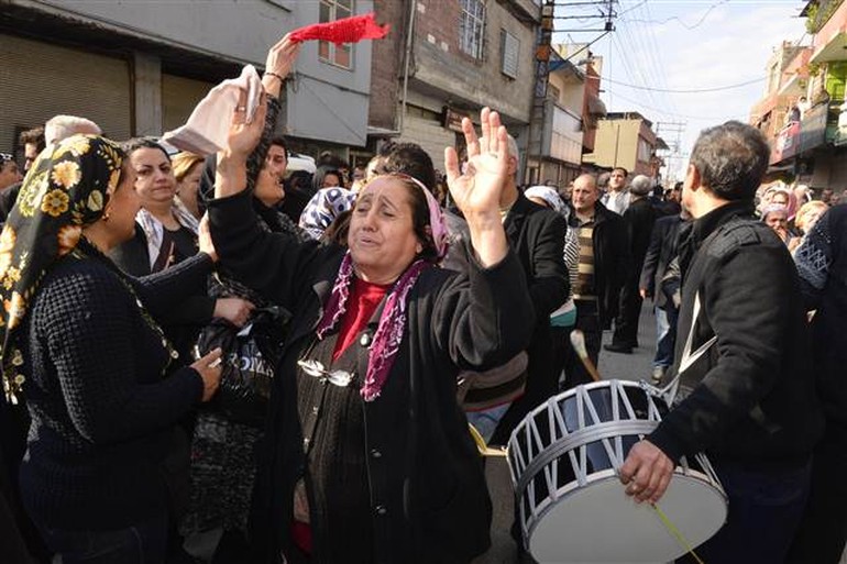 Davulla cenaze uğurlandı