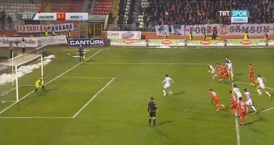Tolga Özkalfa'dan skandal üstüne skandal!