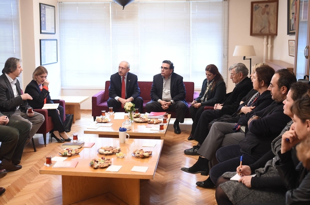 CHP lideri CHP'nin eski yöneticileri ile buluştu 'hayır' için destek istedi