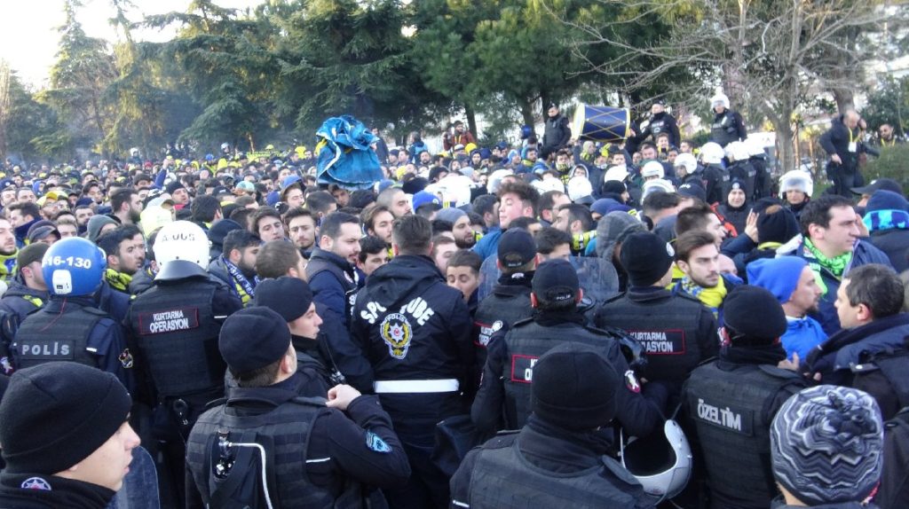 Fenerbahçe Beşiktaş derbi öncesi davulların içi bile arandı!