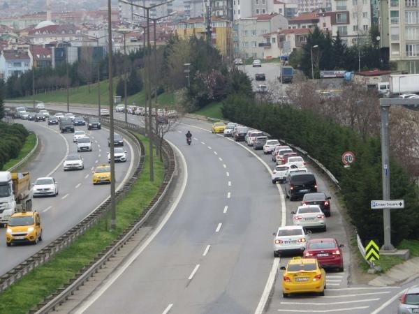 Emniyet şeridinde ‘ters gitme’ konvoyu