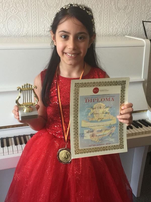 Küçük piyanist Arya, Almanya’daki yarışmada birinci oldu
