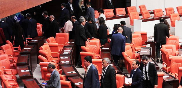 Erdoğan Meclis'i terk etti