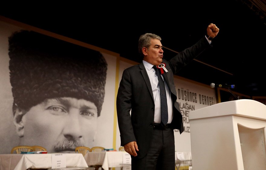 Atatürkçü Düşünce Derneği 'değişim' dedi... Süheyl Batum kazandı