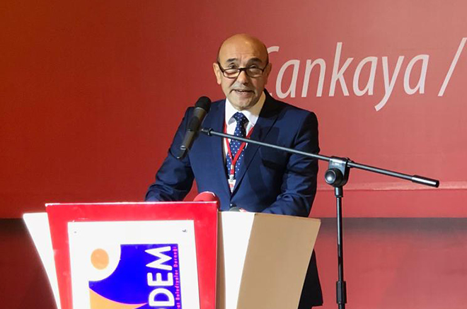 Kılıçdaroğlu&#039;ndan İzmir&#039;in 4 başkanına ödül