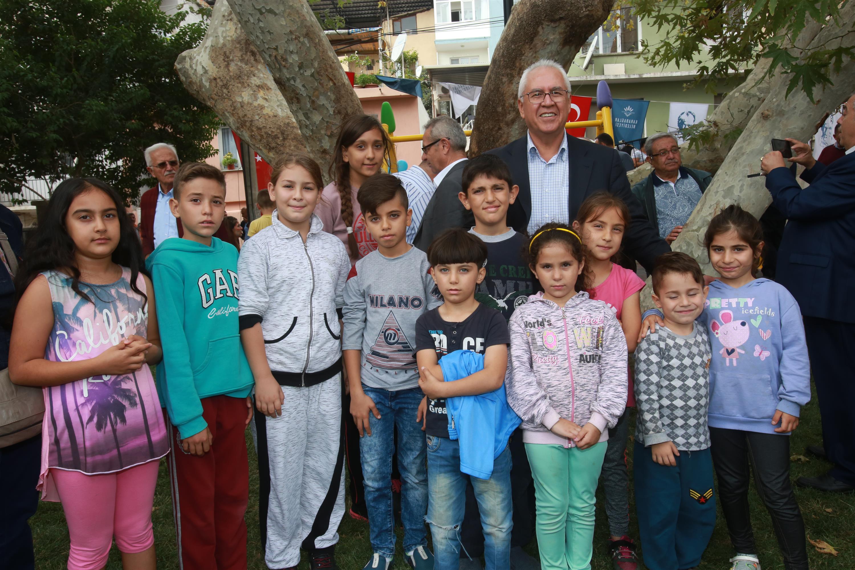 Karabağlar’a iki yeni park ve sevgi yolu
