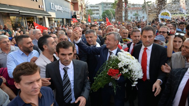 Şahin'den Menemen'de miting gibi adaylık açıklaması