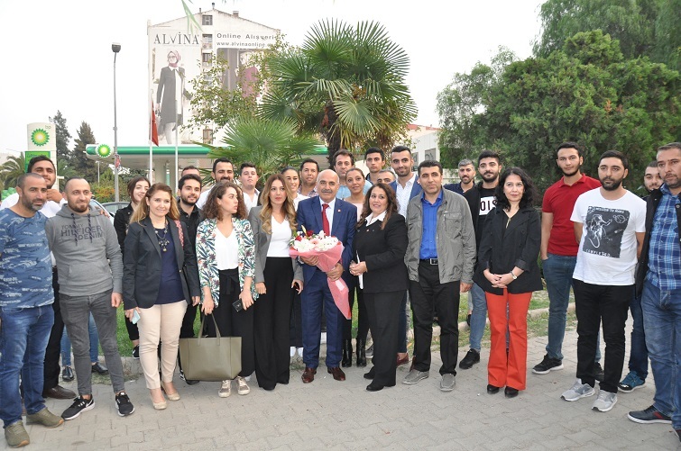Manduz, Karabağlar Belediye Başkan Aday Adaylığı için dosyasını verdi