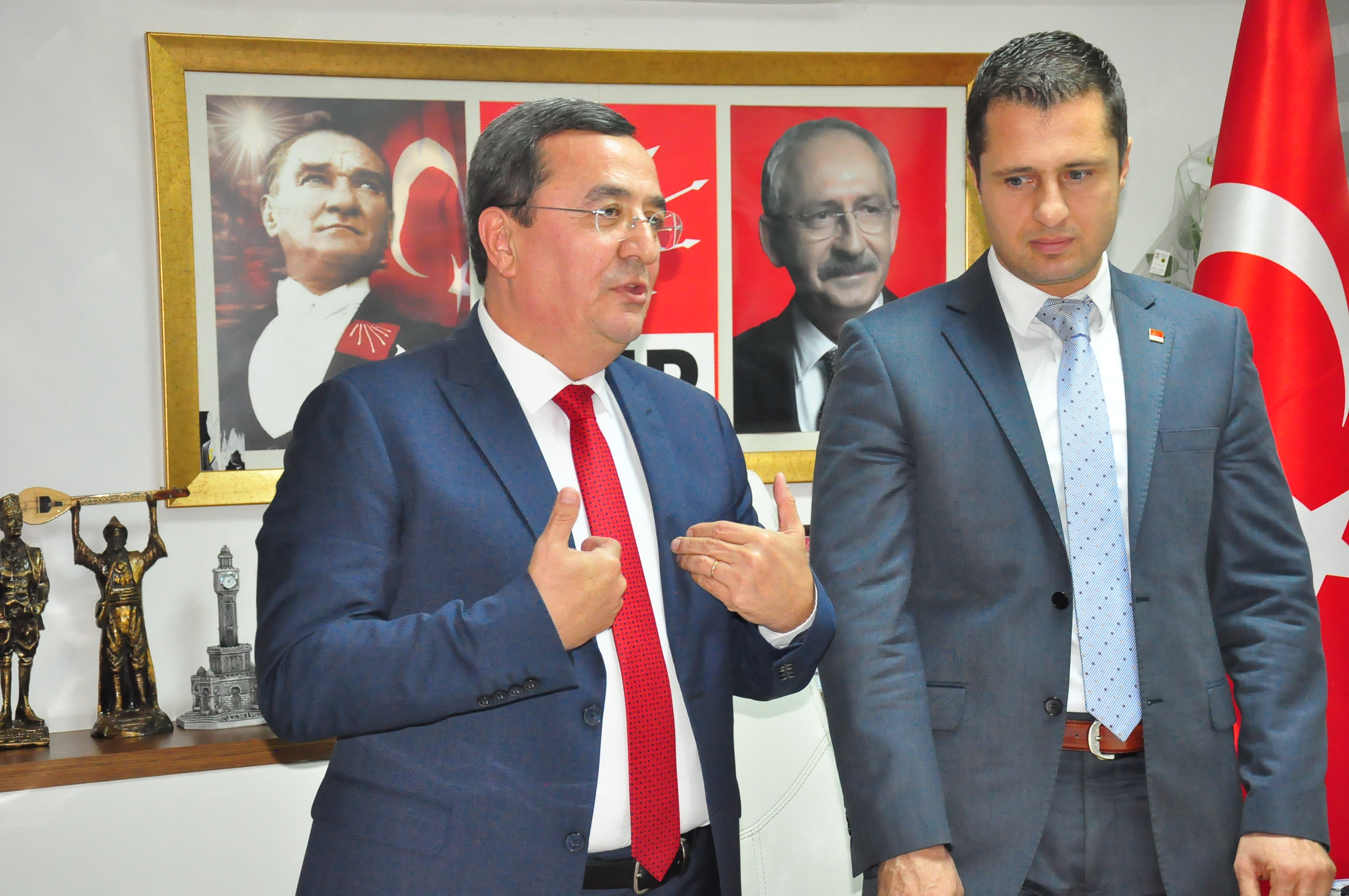 CHP İzmir'de Büyükşehir'e bir aday daha