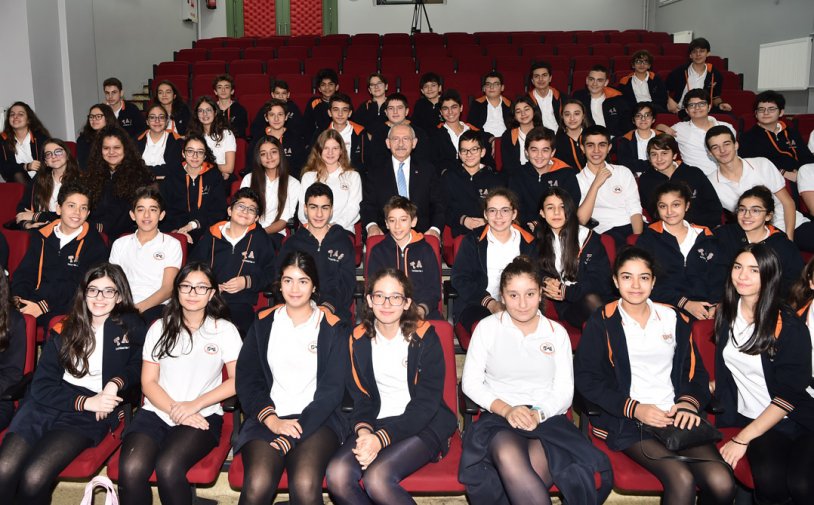 Kılıçdaroğlu&#039;ndan Tarık Akan&#039;ın okuluna ziyaret