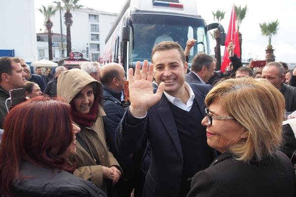 CHP'nin Balıkesir adayı Akın, Ayvalıklılarla buluştu