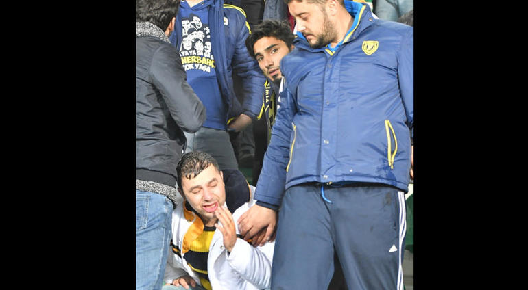 Akhisar-Fenerbahçe maçı öncesi olay! Yaralı var