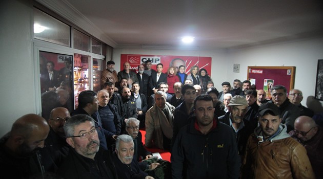 Narlıdere CHP&#039;de &#039;Aday geri çekilsin&#039; protestosu