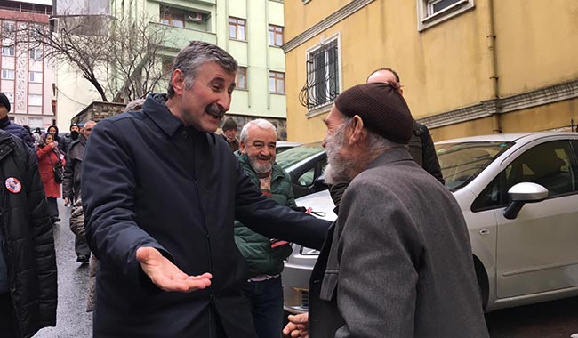 Alper Taş yurttaşı dinledi: AKP&#039;liyim ama...