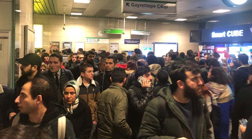 Yenikapı-Hacıosman metro seferleri durdu