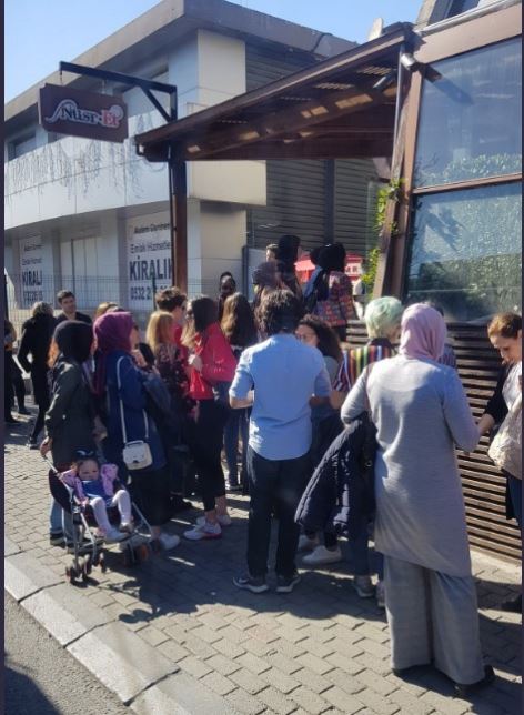 Nusret'ten sürpriz: Ücretsiz menü dağıtıyor