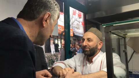 AKP üyesi esnaftan Alper Taş'a: Bu sefer oyumu alamazlar