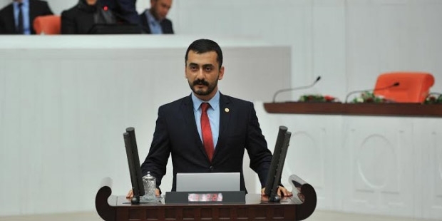 Aksakoğlu: Yoksul çocuklar için görüştüğüm Fatma Şahin şikayetçi listesinde