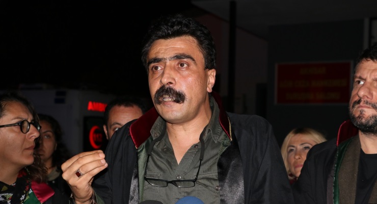 Aksakoğlu: Yoksul çocuklar için görüştüğüm Fatma Şahin şikayetçi listesinde