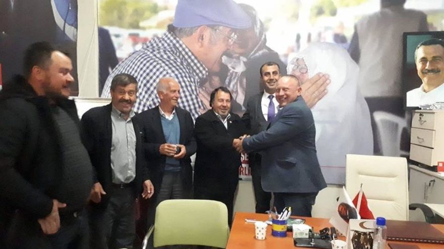 Seçime 4 gün kala MHP&#039;li isim CHP&#039;ye geçti!