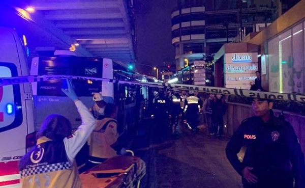 Mecidiyeköy&#039;de halk otobüsü kazası