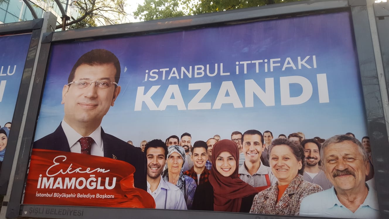 İşte Ekrem İmamoğlu&#039;nun merakla beklenen teşekkür afişleri