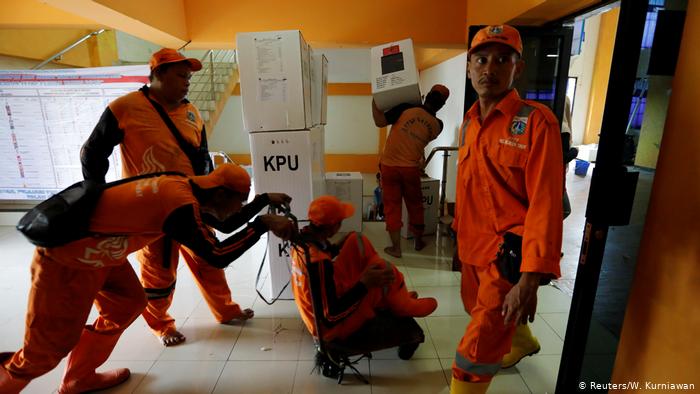 Endonezya&#039;da 272 sandık görevlisi aşırı yorgunluktan öldü