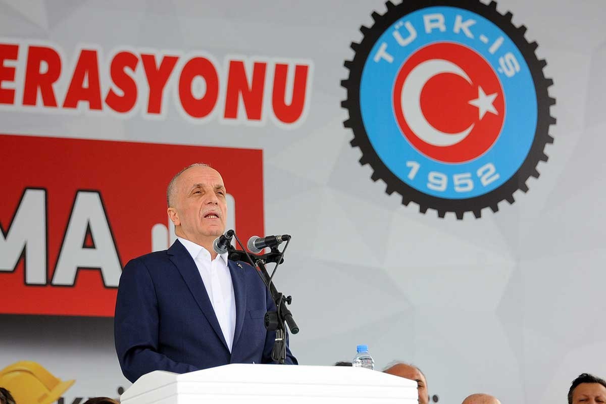 Türk-İş üyesi işçiler Kocaeli’de haykırdı: Kıdemime dokunma!